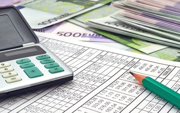 Αυτός είναι ο νέος «πολύ-οδηγός» της Εφορίας 