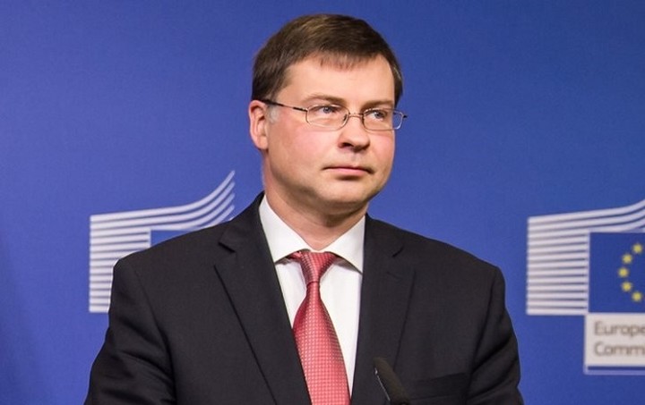 Ντομπρόβσκις: Καλύτερη λύση η επιτυχής ολοκλήρωση του τρέχοντος προγράμματος
