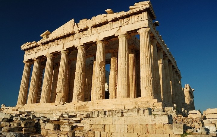 DW: Σε πλήρη απομόνωση η Αθήνα
