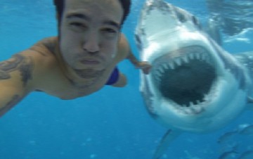 Αυτές είναι οι πιο επικίνδυνες selfies που έχουν τραβηχθεί ποτέ (Βίντεο)