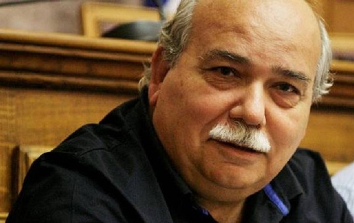 Βούτσης: Στους 554 οι υπηρετούντες στα πολιτικά γραφεία