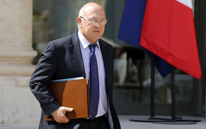 Σαπέν: «Ολική καταστροφή» η έξοδος της Ελλάδας από το ευρώ