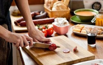 «Έξυπνη» κουζίνα... έχει τη δυνατότητα να εξαφανίζεται από το σπίτι! (Εικόνες)