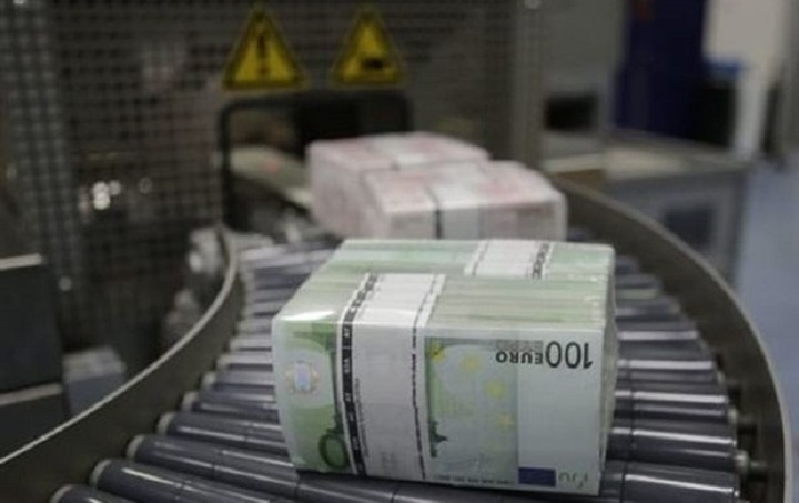 ΤτΕ: Μόνο τον Μάιο έκαναν «φτερά» από τις ελληνικές τράπεζες 3,7 δισ. ευρώ