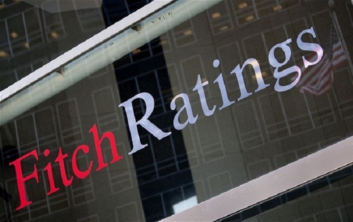 Fitch: Η εως τώρα πολιτική διαπραγμάτευση αυξάνει το ενδεχόμενο capital control