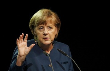 Μέρκελ:«Η Γερμανία δεν μπορεί να συζητήσει πάνω στη νέα πρόταση πριν από το δημοψήφισμα»