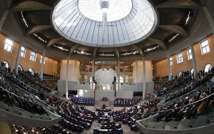 Γερμανία: Στις 14:00 συνεδριάζει η Μπούντεσταγκ για την Ελλάδα