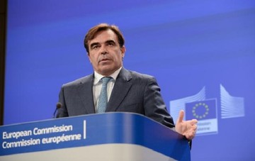 Κομισιόν: Απαιτούνται τρία στάδια για να κλείσει η συμφωνία