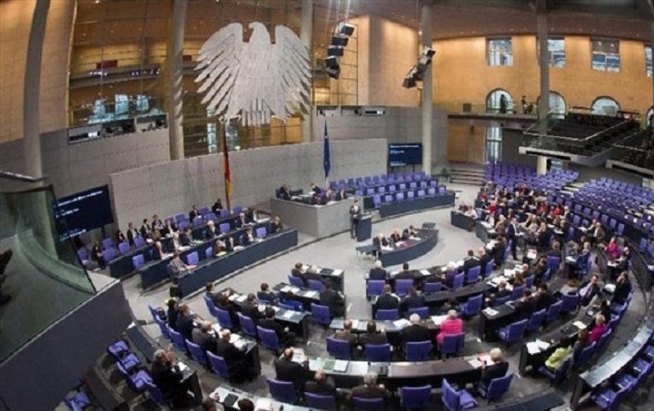 Βερολίνο: Ανοιχτό το ενδεχόμενο παράτασης του χρόνου αποπληρωμής των δανείων όχι όμως "κούρεμα"