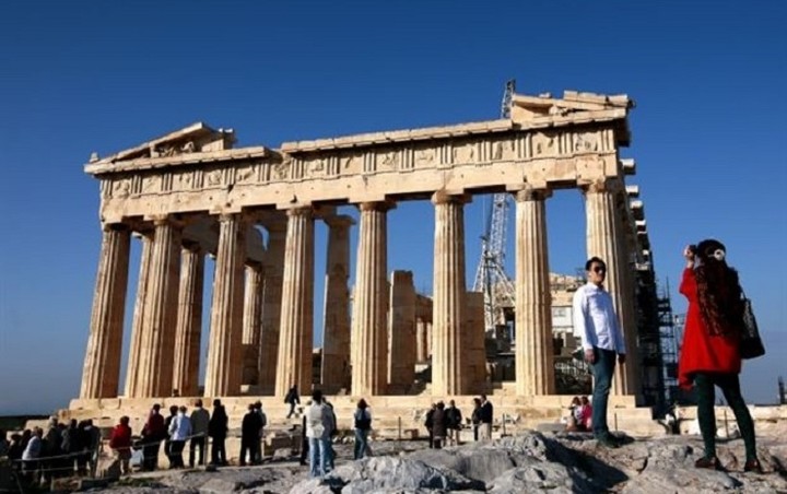 Μικρή “ανάσα” στις τουριστικές κρατήσεις μετά την επίτευξη συμφωνίας