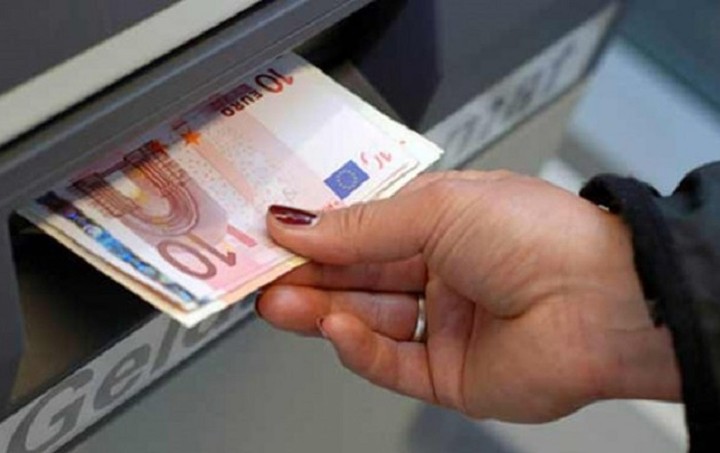 Capital controls: Τι θα ισχύει από τα μεσάνυχτα της Παρασκευής για τις αναλήψεις