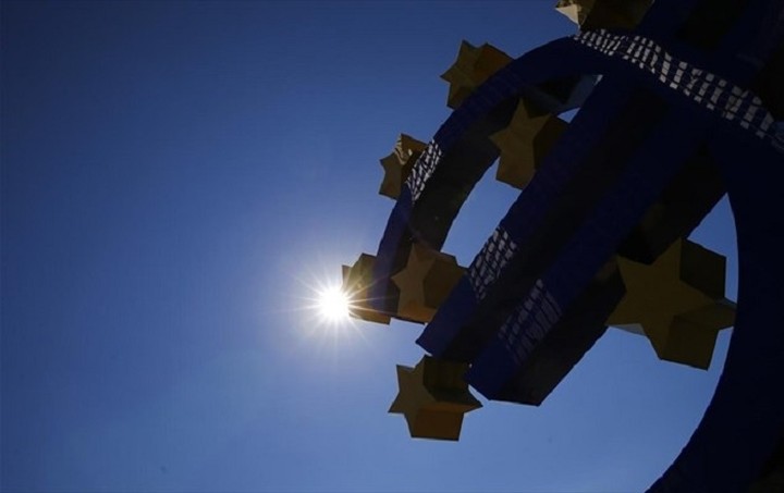ΕΚΤ: Η επιμήκυνση της αποπληρωμής του ελληνικού χρέους από μόνη της δεν επαρκεί
