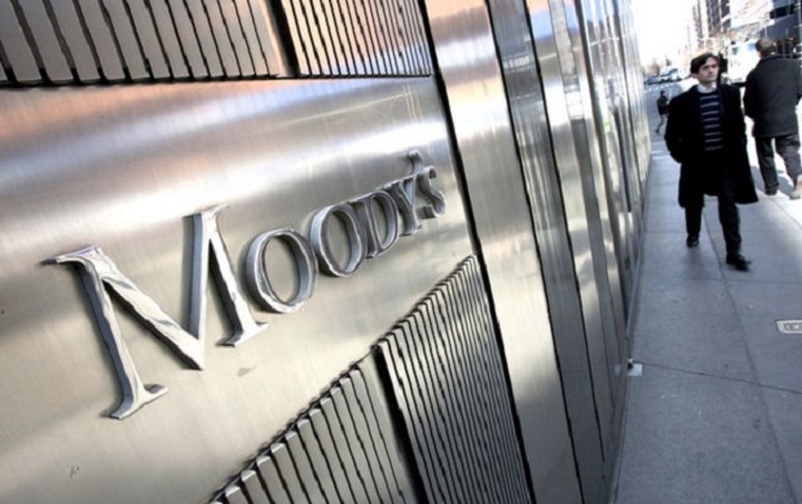 Βόμβα από Moody's: Πιθανό το «κούρεμα» των καταθέσεων στις ελληνικές τράπεζες 