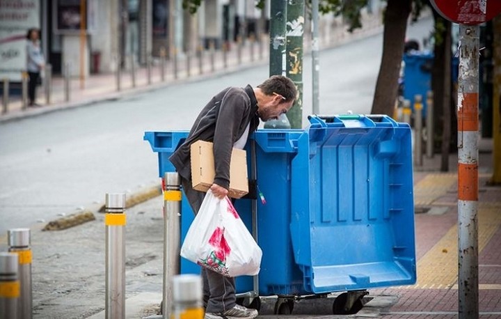 Κάτω από το όριο της φτώχειας ζουν 4 στους 10 Έλληνες