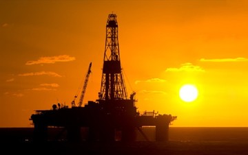 Reuters: Ανάκαμψη των τιμών πετρελαίου αναμένουν οι αναλυτές