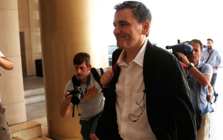 Αγώνας δρόμου για συμφωνία μέχρι τις 18 Αυγούστου - Σε εξέλιξη η συνάντηση του οικονομικού επιτελείου με τους θεσμούς