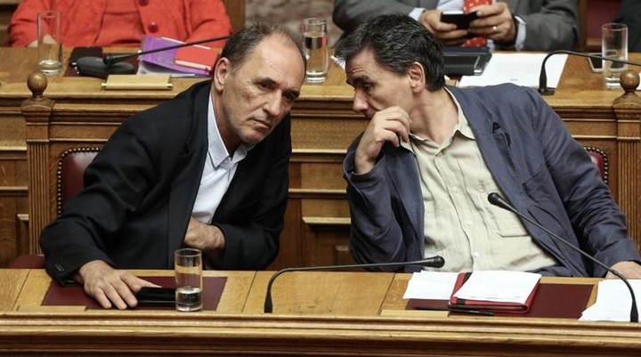Κόκκινα δάνεια, τράπεζες και αποκρατικοποιήσεις «χωρίζουν» κυβέρνηση-δανειστές