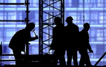 Bloomberg: Οι Έλληνες και οι Ρώσοι δουλεύουν περισσότερο, αλλά παράγουν ... λιγότερο