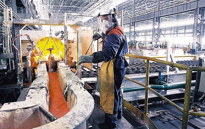 «Βουτιά» 4,5% στη βιομηχανική παραγωγή τον Ιούνιο