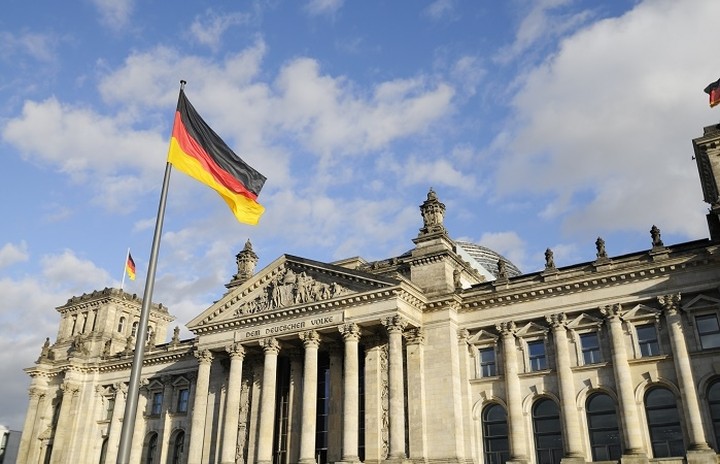 Γερμανία: Όχι σε κούρεμα, ναι στην αναδιάρθρωση του χρέους