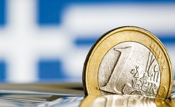 Bloomberg: Το 92% των οικονομολόγων είναι υπέρ της ελάφρυνσης του ελληνικού χρέους