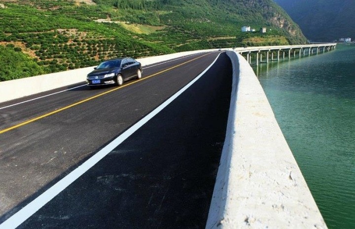 Αυτός είναι ο πιο εντυπωσιακός αυτοκινητόδρομος στον κόσμο (ΦΩΤΟ)