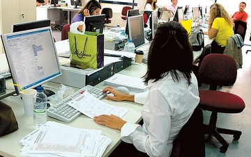 Ποιες άδειες στο Δημόσιο ανακαλούνται λόγω των εκλογών