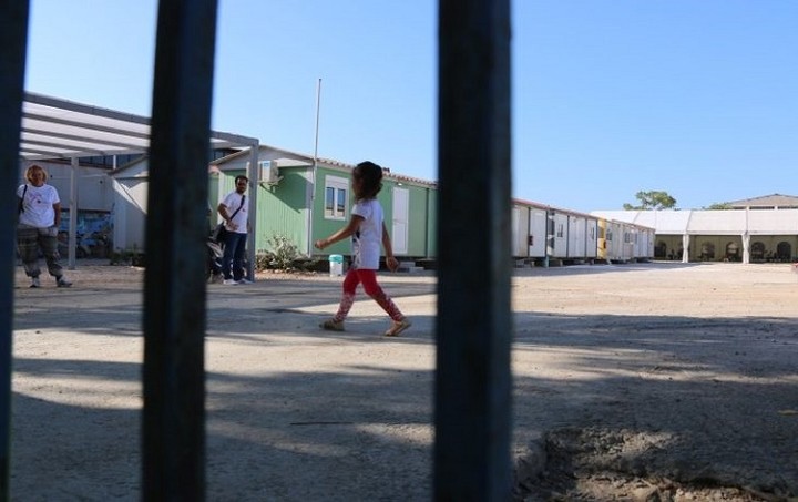Συνεργασία της Κομισιόν με την Ελλάδα για τους πρόσφυγες - Συνάντηση με Παυλόπουλο