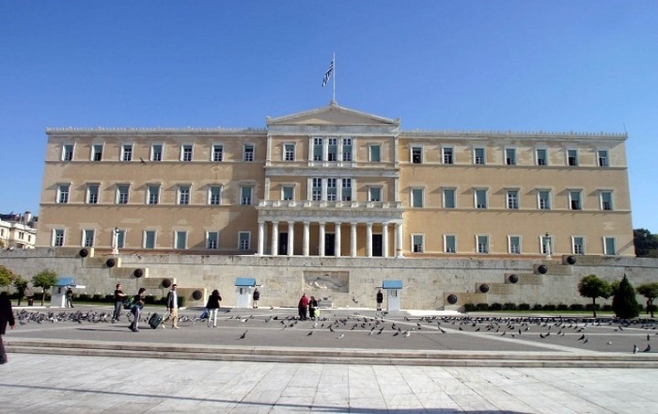 CNBC: Τι θα συμβεί εάν την επόμενη των εκλογών δεν σχηματιστεί κυβέρνηση
