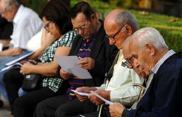 Ποιοι «μένουν εκτός» λόγω αλλαγής του ορίου ηλικίας συνταξιοδότησης