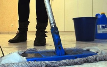 Eπιστρέφουν 8.500 καθαρίστριες στα σχολεία - Σε αναμονή η έκδοση της ΠΝΠ
