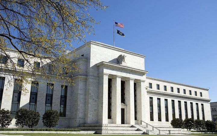 Τέλος εποχής για τα μηδενικά επιτόκια της Fed;