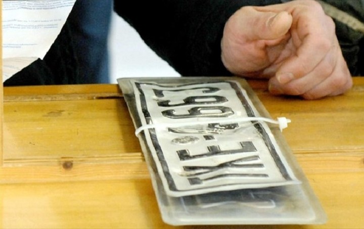 Επιστρέφονται άδειες οδήγησης και πινακίδες ενόψει των εκλογών