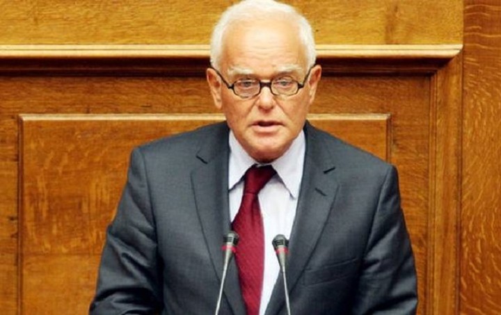 Παρέδωσε στον ΠτΔ τα αποτελέσματα των εκλογών ο Μανιτάκης