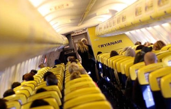 Η Ryanair αναζητά προσωπικό στην Ελλάδα - Όλες οι λεπτομέρειες