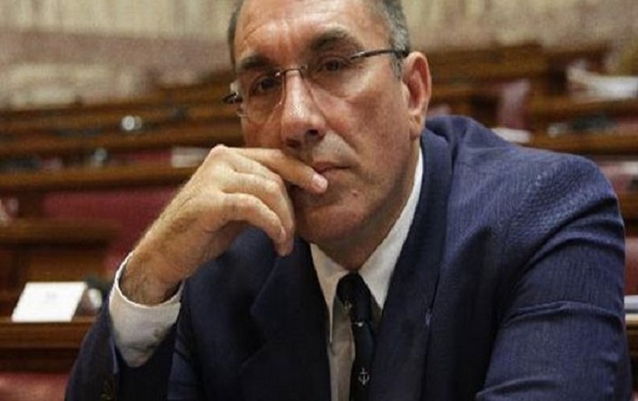 Yπουργός για... 12 ώρες ο Δ. Καμμένος - Το παρασκήνιο της παραίτησης