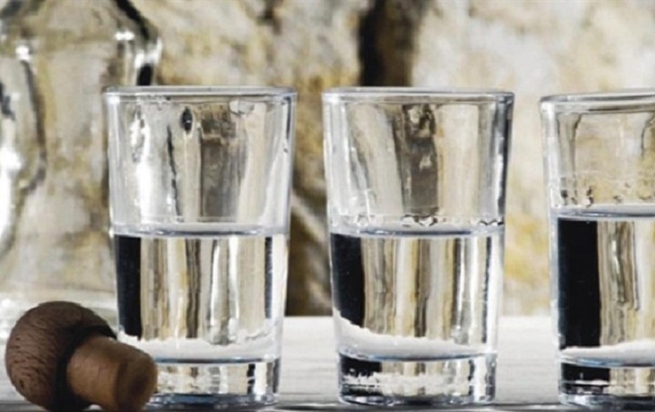 Αύξηση φόρων σε τσίπουρο και τσικουδιά ζητά η Κομισιόν