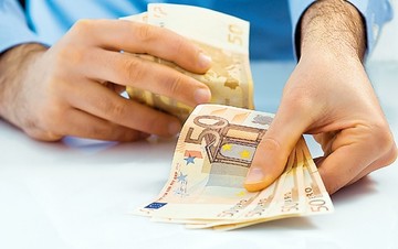 Έρευνα: Πόσα πληρώνουμε ανάλογα με την πηγή του εισοδήματός μας (πίνακες)