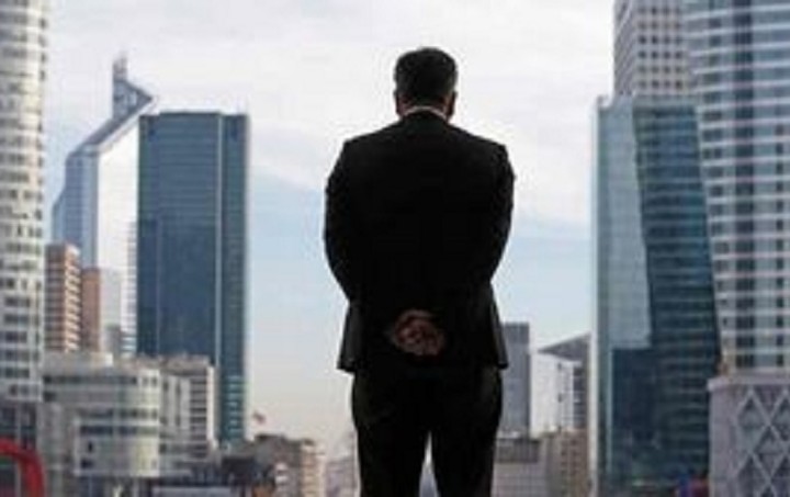 Ο κολοσσός που εγκαταλείπει την Ελλάδα