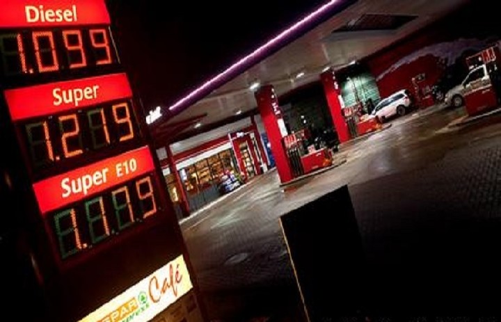 DW: Γιατί η βενζίνη είναι πιο ακριβή από το πετρέλαιο κίνησης