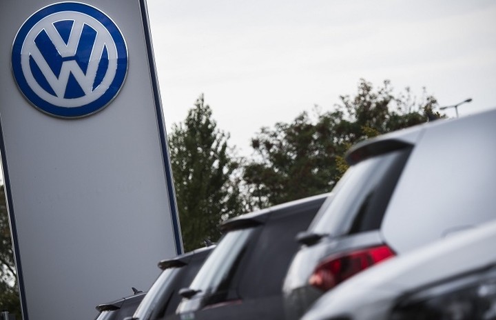 Διευκρινίσεις από τις αντιπροσωπείες της VW ζητά ο Τσιρώνης 