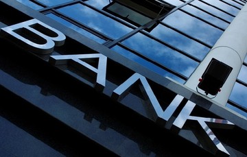 Reuters: Η νέα συμφωνία της Ελλάδας περιλαμβάνει ανακεφαλαιοποίηση των τραπεζών