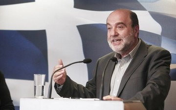 Τρ. Αλεξιάδης: Ο ΦΠΑ εξωτερικού ισοδύναμο για το 23% στην παιδεία