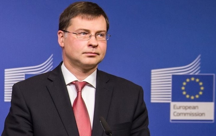 Ντομπρόβσκις: Την επόμενη εβδομάδα η έγκριση για τη δόση των 2 δισ.