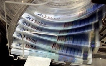 Πάνω οι καταθέσεις των επιχειρήσεων, κάτω των νοικοκυριών