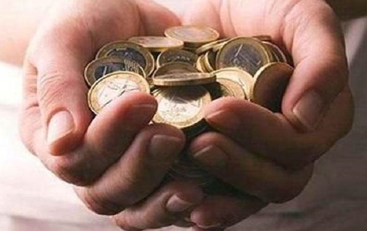 ΣΕΒ: Έως 60% του μισθού "πηγαίνει" σε φόρους και εισφορές
