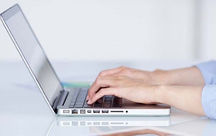 Συνεχίζουν να χάνουν έδαφος τα tablets ενώ αυξάνονται οι πωλήσεις smartphone