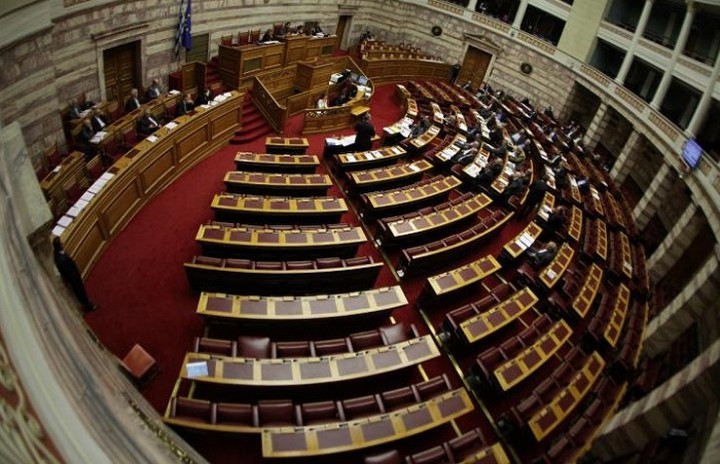 Ψηφίστηκε με ευρεία πλειοψηφία το νομοσχέδιο για την ανακεφαλαιοποίηση των τραπεζών