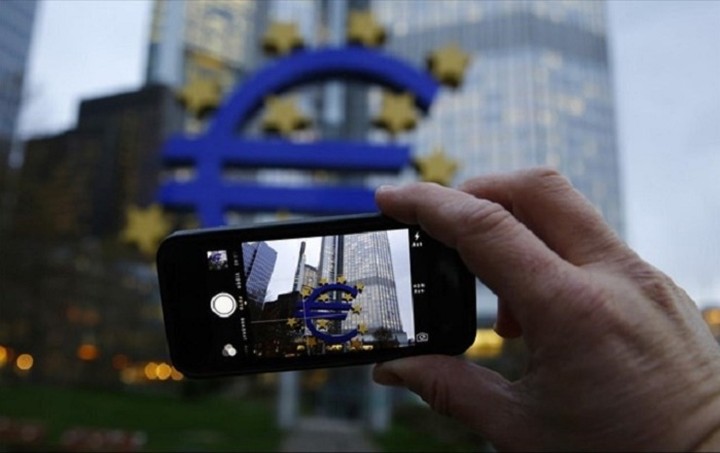 Οι πολιτικές της ΕΚΤ μείωσαν το κόστος δανεισμού στην Ευρωζώνη