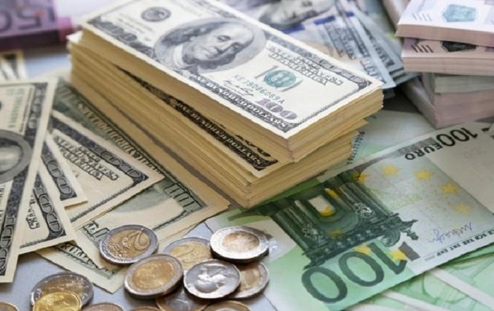 Υποχώρηση 0,24% για το ευρώ